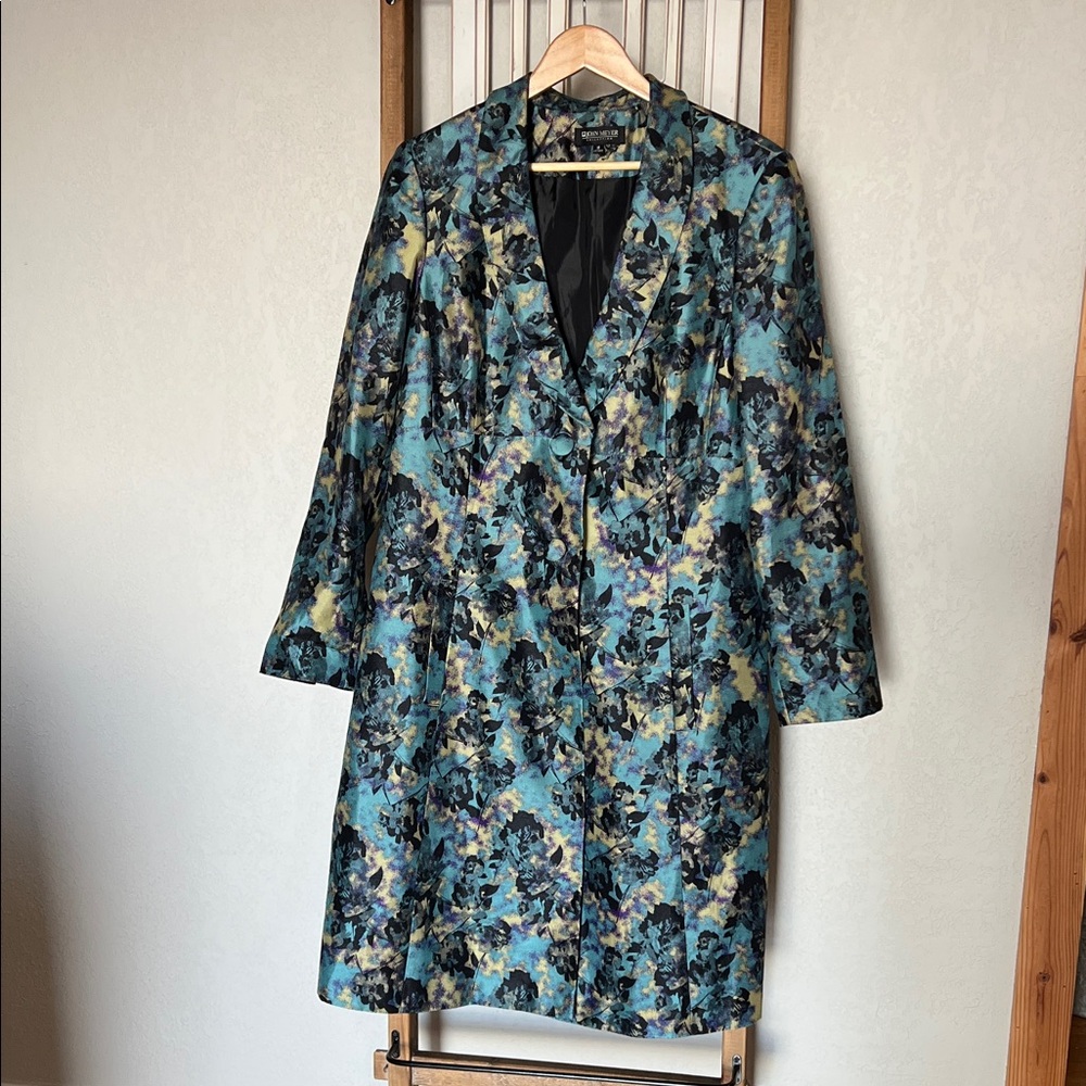 Exquisite John Meyer Collection Duster